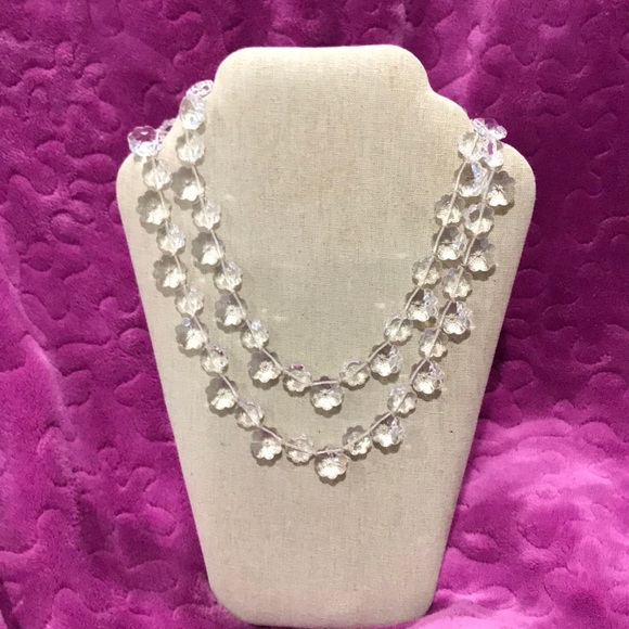 Jewelry - Vintage Floral Shaped Crystal Beaded Necklace.